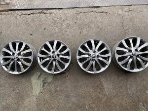 Set 4 cerchi in lega originali 15X5J 42611 0DB30 Toyota Yaris